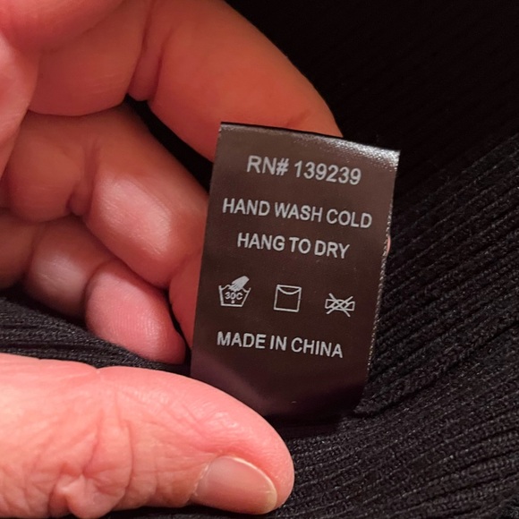 Pomander Place Tuckernuck Arlo Ribbed Turtleneck in Black - Picture 7 of 7